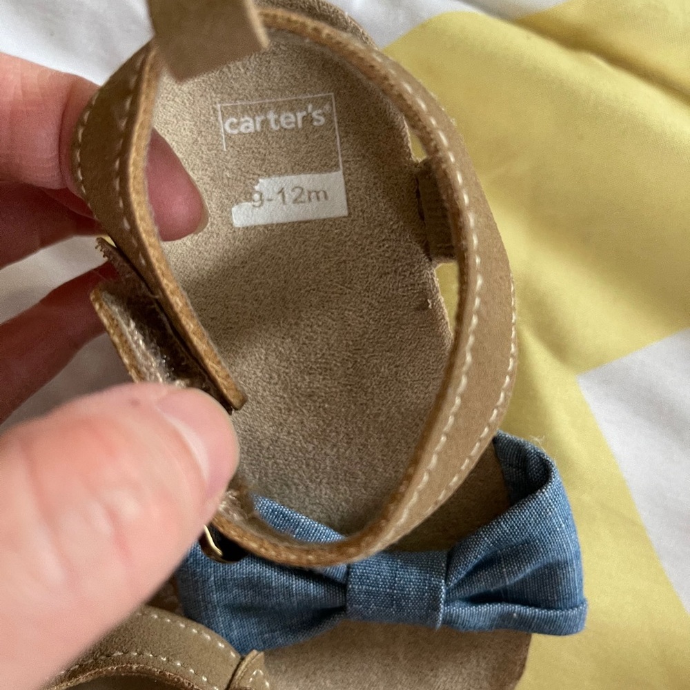 Carters baby girl sandals - Picture 3 of 3